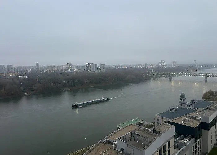 شقة Skyluxe Loft Eurovea Tower Free Parking