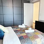 Skyluxe Loft Eurovea Tower Free Parking Lägenhet Bratislava