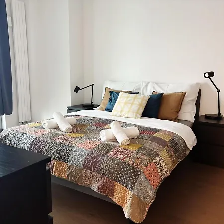 Skyluxe Loft Eurovea Tower Free Parking דירה