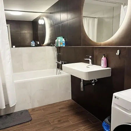 דירה Skyluxe Loft Eurovea Tower Free Parking ברטיסלאבה